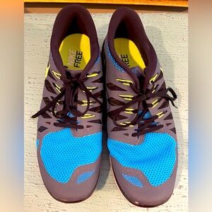 Nike Men’s shoe 13 blue yellow